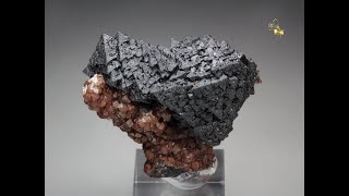 21193  HAUSMANNITE GARNET var ANDRADITE NChwaning Mines South Africa [upl. by Hnacogn]