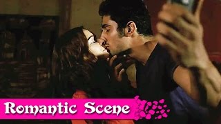 Hot Romance of Prateik Babbar And Evelyn sharma  ISSAQ  Romantic Scene  HD [upl. by Cence]