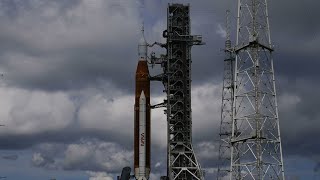 Mission Artémis  le lancement de la nouvelle fusée de la Nasa vers la Lune reporté • FRANCE 24 [upl. by Anehsat]