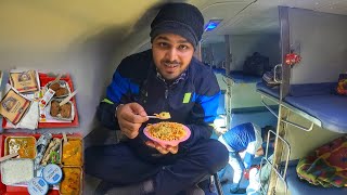 Mumbai Duronto Express Train Journey in 3rd AC Galat train main Chad gaya [upl. by Hamner]