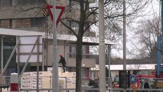 Van der Tol Kraanverhuur hijst materialen op 100 meter hoogte te Utrecht [upl. by Refinaj485]