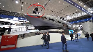 Vorsicht auf der Reling 😰 Superyacht 2023 2024  Pershing 6x Megayacht [upl. by Theodosia565]