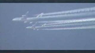 Chemtrailsepandage de produits chimiques dans le ciel [upl. by Leilamag301]