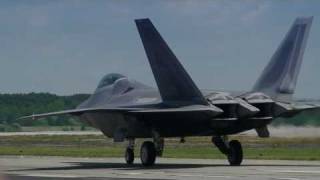 F22 Raptor  Quonset Pt Air Show 2009 [upl. by Tally]