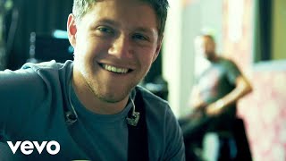 Niall Horan  Slow Hands Official Lyric Video [upl. by Bili]