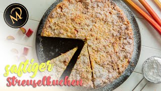 Schneller saftiger Rhabarberkuchen  Rhabarber Streusel Kuchen mit Joghurt [upl. by Yror]