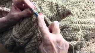 SeamlessStitch howto knitting aran cable pattern [upl. by Sukcirdor]