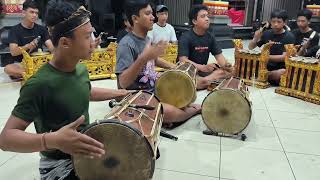 Latihan Tabuh Kreasi Angklung Kekebyaran CAMPUAN ASRI karya I Ketut Lanus [upl. by Hainahpez566]