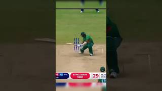 Which BOWLER has best Yorkers shorts viralshorts bhumrah bowling shorts millionviews [upl. by Fox]