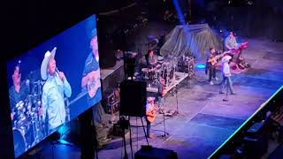 Neal McCoy singing The Shake at the Brookshires Grocery Area in Bossier City Louisiana [upl. by Forrester635]