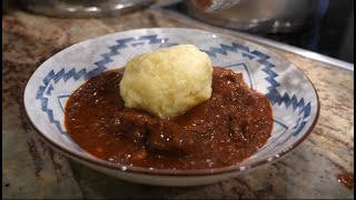 Rindsgulasch  Kochen mit Alex [upl. by Accemahs]