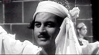 Guru Dutt Geeta Bali Baaz Scene  1011 [upl. by Sillsby]