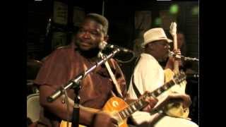 Micheal quotIron Manquot Burks and Lucky Peterson  Safeway Waterfront Blues Festival 2010 [upl. by Huesman]