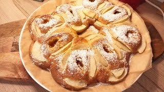 GÂTEAU AUX POMMES ET À LA CONFITURE DABRICOT [upl. by Forbes394]