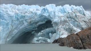 Glacier bridge collapses in Perito Moreno  Viral Video UK [upl. by Nosde]