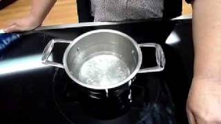 De Dietrich induction stove top  Boiling Water Demo [upl. by Bourne]