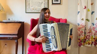 WHITE AND BLUE SPARKLE GIULIETTI PIANO ACCORDION LMH 1650 [upl. by Kingston647]