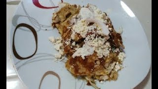 Chilaquiles rojos con pollo [upl. by Arrek]