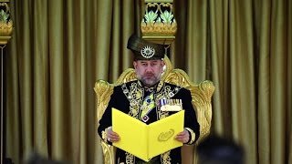 Sultan Muhammad V ditabal Agong ke15 [upl. by Eannaj]