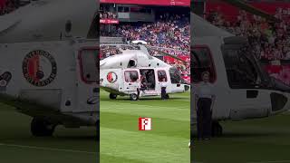 De nieuwe spelers van Feyenoord zijn met de helikopter geland tijdens de open dag van Feyenoord [upl. by Barcroft]