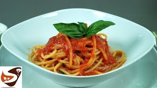 Spaghetti al pomodoro fresco e basilico  Ricetta estiva facile e veloce [upl. by Lizzy35]