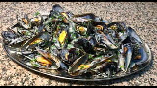 RECETTE D’ÉTÉ EXPRESS LES MOULES À LA CRÈME [upl. by Leclair969]