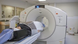 Médecine nucléaire  1er TEP Scan numérique à lAPHP [upl. by Acissey563]