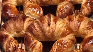 Croissants au beurre fait à la maison [upl. by Rector]