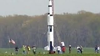 STEVE EVES SATURN V MODEL ROCKET RECORD FLIGHT VIDEO Roy Dawson [upl. by Madid]