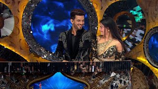 Star Parivaar Awards  Parivaar Ki Bahuon Ko Mila Hai Ek Charming Cohost [upl. by Corbett]