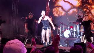 Gwen Stefani  Hollaback Girl live  Promenade Park Toledo 9321 [upl. by Nibla836]