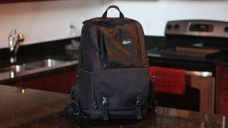 Review Lowepro Fastpack 250 [upl. by Sherard]