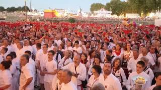 Fêtes de Bayonne 2022  quotHegoakquot par les festayres et Anne Etchegoyen à louverture [upl. by Rukna528]