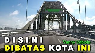 DISINI DIBATAS KOTA INI  COVER VANNY VABIOLA  LIRIK LAGU [upl. by Eirek]