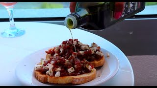 Spanske tomatbrød med frisk gedeost  Spanske Bruschetta  Opskrift  178 [upl. by Banerjee]