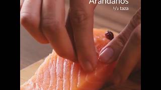 Cómo preparar Salmón con arándanos  Recetas Nestlé® [upl. by Aihsyak908]