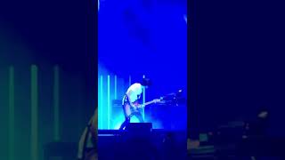 Radiohead Jonny Greenwood plays Guitar and Keyboard AT THE SAME TIME Philly 73118 Street Spirit [upl. by Nosdrahcir]