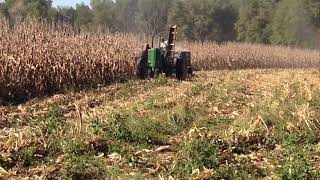 John Deere Model G picking corn [upl. by Whittaker]