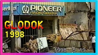 JAKARTA 1998 Naik Mesin Waktu ke GLODOK 20 tahun yang lalu [upl. by Arraic]