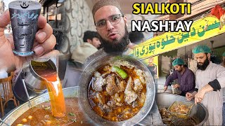 Most Amazing Street Food in Sialkot  Meat Heaven Beef Paye Bong Nalli  100 Years Old Nashta [upl. by Jansson]