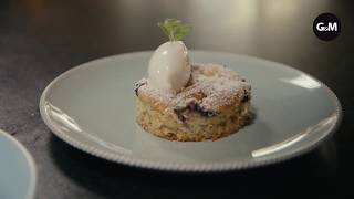 Andreas Caminada macht aus Blaubeeren ein Clafoutis  GaultMillau Schweiz [upl. by Kaycee]