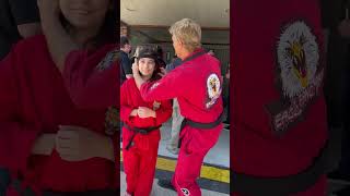 Johnny Lawrence nos bastidores de Cobra Kai 4 cobrakai4 [upl. by Debbi981]