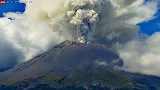 Oct 19 2024 Popocetapetl Volcano Undergoing a Larger Eruption [upl. by Inglis]