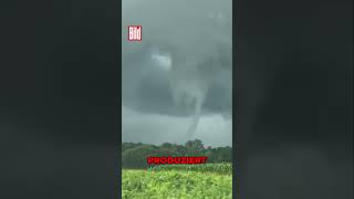 Tornado im Münsterland Augenzeugen filmen spektakuläres Unwetter  shorts [upl. by Etiam]