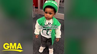 Adorable toddler goes viral for saying hi to everyone in the store [upl. by Sualohcin]