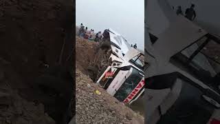 ભાવનગર થી અમદાવાદ જતી લક્ઝરી પલટી  bhavnagar news  accident [upl. by Cheng]