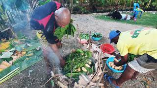 Papua New Guinea traditional Cooking methods [upl. by Gipsy]