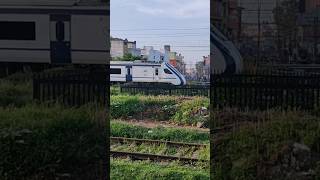 🚂 Mysuru Vande Bharat Express Skipping Arakkonam JN Towards Mysuru with Heavy Honk indianrailways [upl. by Illehs]