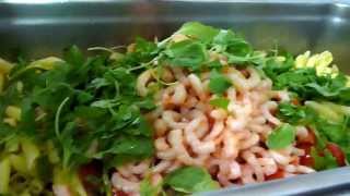 Video Ricetta  Come Cucinare Pasta Fredda Pachino Rucola e Gamberetti [upl. by Derfiniw]