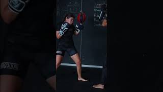 Angie Alvarado está arrasando con sus técnicas de Kickboxing [upl. by Stedman632]